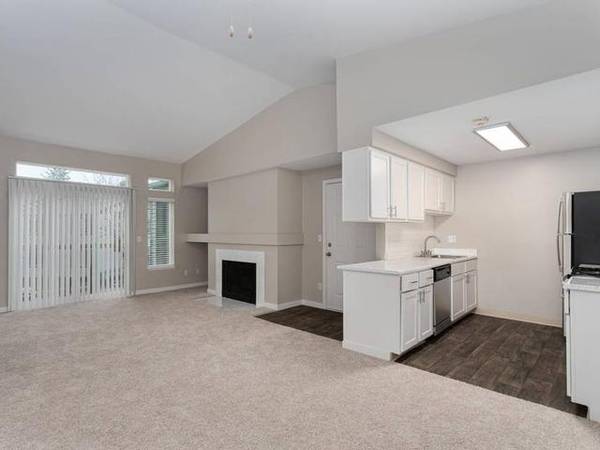$2,650 / 3br - 1080ft2 - Ubicación Urbana ~ Estilo Sofisticado ~ Target ~ Playa Edmonds (Lynnwood)63862288361729121
