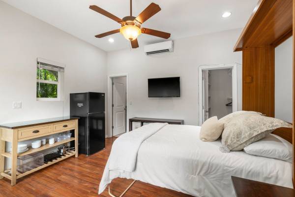$1,800 / 1br - 350ft2 - 🌴 Walk to Beach, Fully Furnished Studio, 20 mins to Maui Hospital (Kihei)63686727247361122