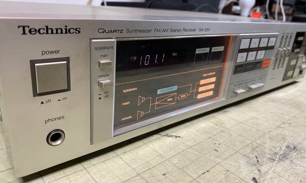 Technics SA-250 AM/FM Stereo Receiver - tested working