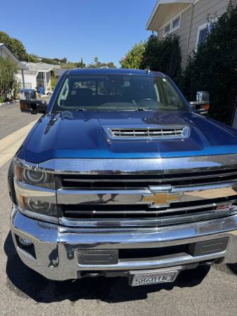 2018 Chevrolet Silverado 2500HD LTZ  Z71  Crew Cab 4WD - $51,000 (San Pedro)63437222558467122