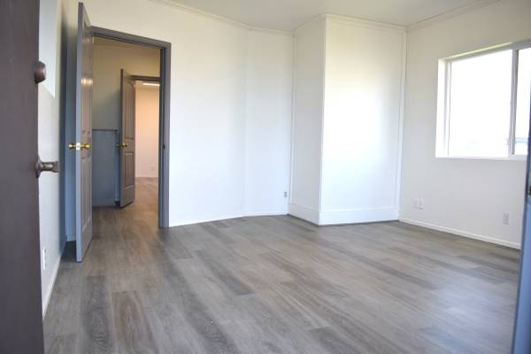 $2,395 / 3570ft2 - Warehouse Shop with Offices Excellent Location in West Eugene (11th & Bertelsen Eugene  OR 126 / Beltline)63747357426433124
