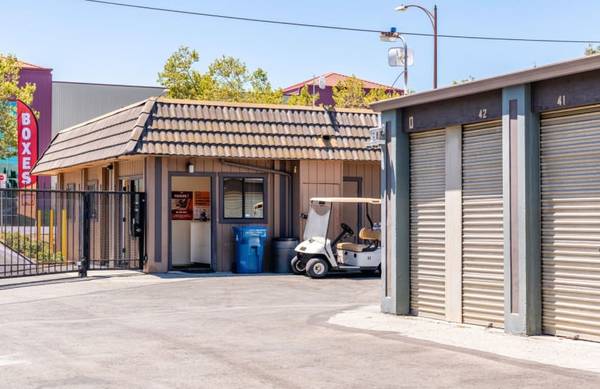 PACKING SUPPLIES FOR YOUR STORAGE NEEDS! 1