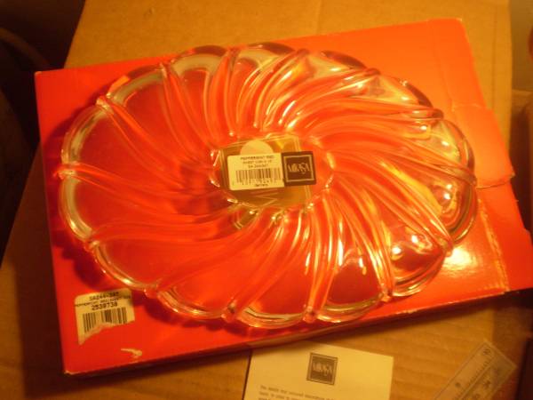 Mikasa Peppermint Red Swirl Oval Dish Christmas Candy Dish 9" 1/2 1
