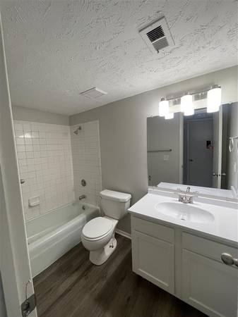 $978 / 1br - 800ft2 - Spacious 1BR | Pool + Dog Park 🐾 | Laundry in Every Building! (10905 North Mill Court, Omaha, NE)63681677866241124
