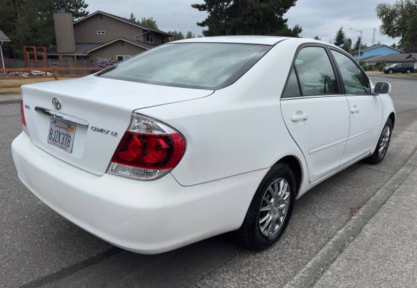 2005 Toyota Camry LE - $3,40063475231678083122