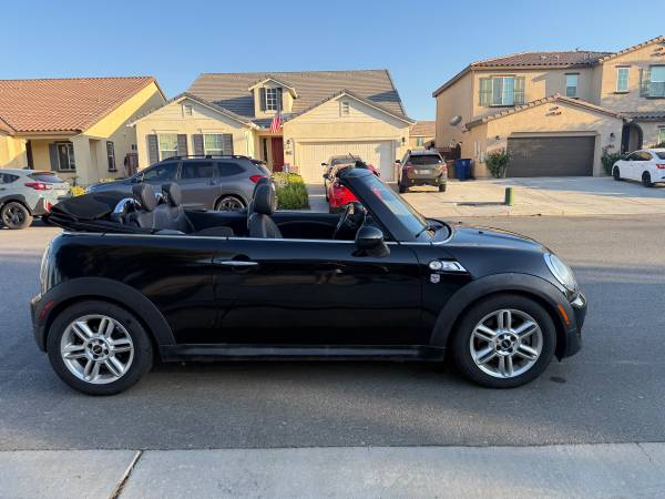 Mini cooper S 2012 convertible - $6,500 (Bakersfield)63613763063809123