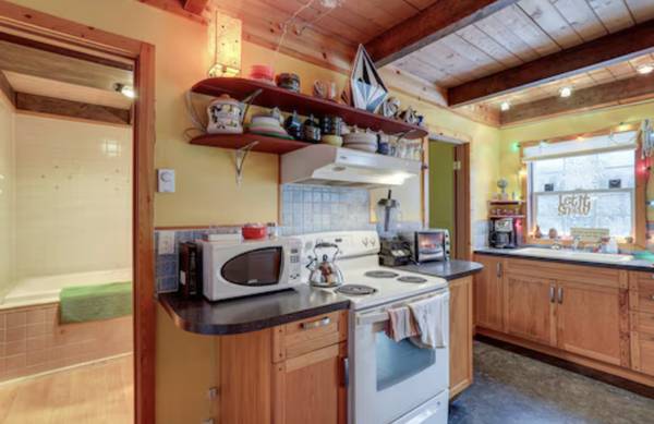 $2,200 / 2br - 1100ft2 - Snoqualmie Pass Chalet (Conifer/Snoqualmie Pass)63944823214339122
