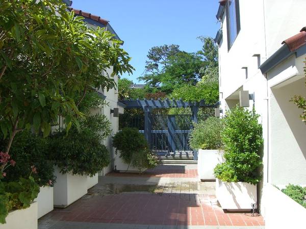 $3,425 / 2br - 1044ft2 - $3425 San Carlos 2br 2.5ba Townhouse (san carlos)63868037839107121