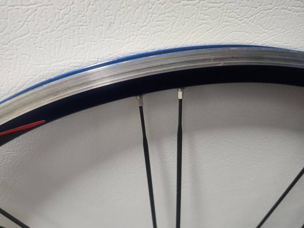 700c bontrager eacelight bladed rear wheel - $25 (Portland)63471264217601122