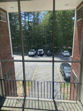 $2,000 / 2br - 🌿 Condo de 2 habitaciones con piscina, balcón y más – Disponible septiembre de 2025 (Londonderry, NH)63656178039299121