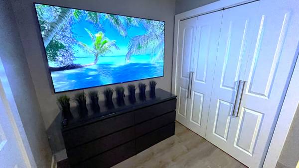 $1,199 / 350ft2 - Estudio moderno con cocina completa, amueblado completamente, servicios incluidos, disponible 1/10 (Daytona Beach)63791575490947124