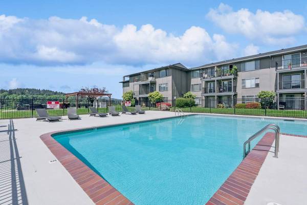 $1,810 / 2br - 827ft2 - Fitness Center, Storage Available, WiFi Clubroom Lounge (12601 SE River Rd, Milwaukie, OR)63845978018817120