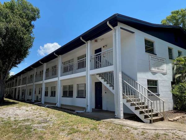 $1,595 / 2br - FOR RENT (DM3) (Saint Petersburg)63991228671490120