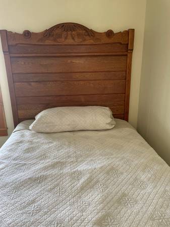 Antique Solid Oak Full  Bedframe 1