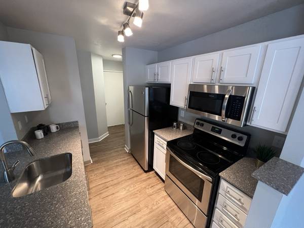 $2,599 / 3br - 1337ft2 - Open 3 Bed Townhome W/Attached Garage!✨Save $400 on move-in! (14300 SW Teal Blvd Beaverton, OR)63956923402882124