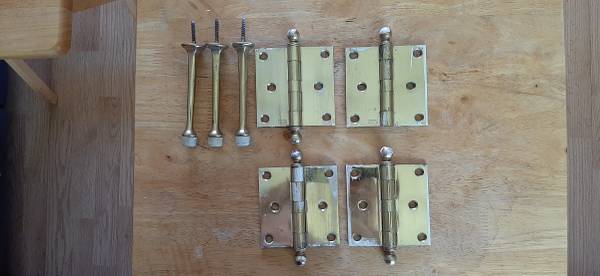 Brass Door Hinges 3.5in - Stanley Ball Tip 1