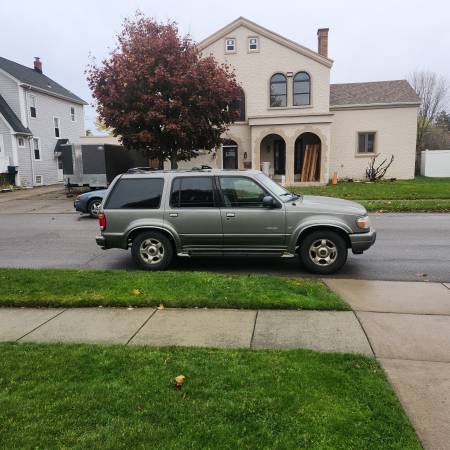 2001 FORD EXPLORER LIMITED 1