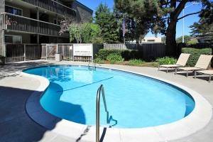 $3,129 / 2br - 910ft2 - Next To Sharp Park Golf Course & Hiking Trails! (pacifica)63658095812739124