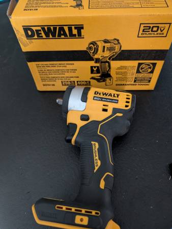 DeWalt 3/8 Compact/Impact Wrench 1