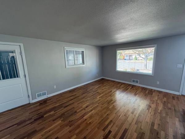 $2,450 / 2br - 1200ft2 - The pinnacle of comfort: Exceptional 2 BR spaces available. (Albany)63851667209603122
