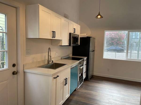 $1,300 / 1br - @@1 amplio dormitorio y 1 baño completo@@ (oakland este)63946670157059120