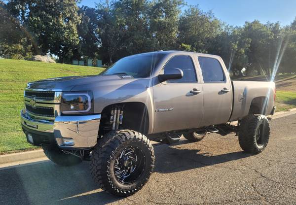 Chevy 2500 HD - $30,000 (San Jose East)63477596374017121