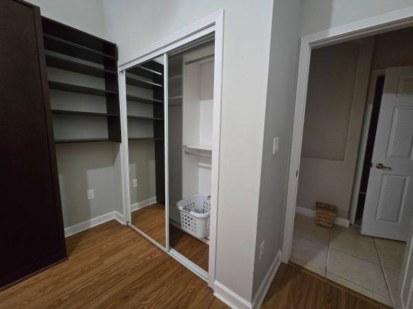 $900 / 1br - 1 bedroom Room for rent in beautiful neighborhood including utilities (Miramar)63906442027523120
