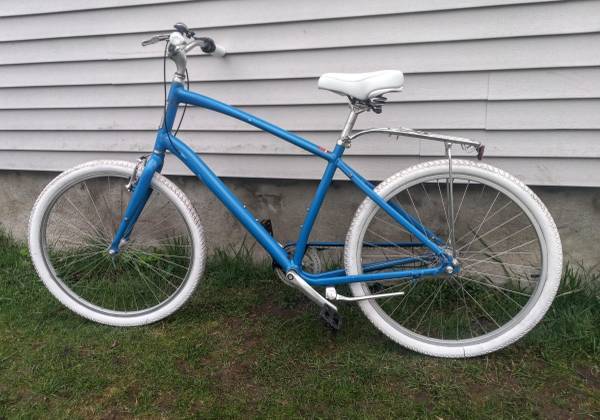 Specialized Globe Vienna 02 City Hybrid Bike 1