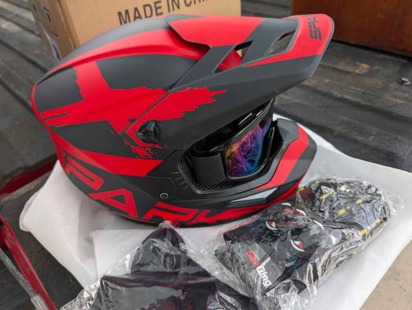 adult medium dirt bike helmet HHH Full Face Visor DOT Certified (Free Shippin The Frenzy Mossy Oak Helmet by Fuel is a comfortable NEW Dirt Bike Motocross Helmet