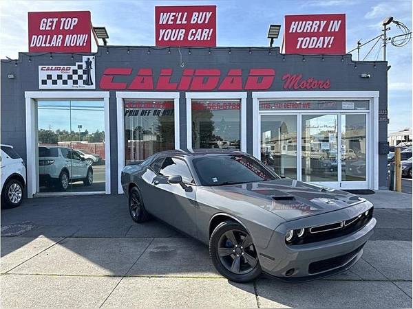 2019 Dodge Challenger SXT 1