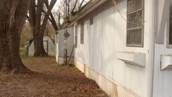 $700 / 2br - 777ft2 - 2 bebroom trailer in buffalo (monticello)63902944595202121