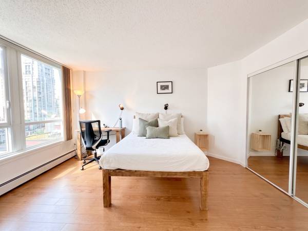 Free Cleaning + Maintenance + Private Ensuite|Furnished Yaletown Room 1