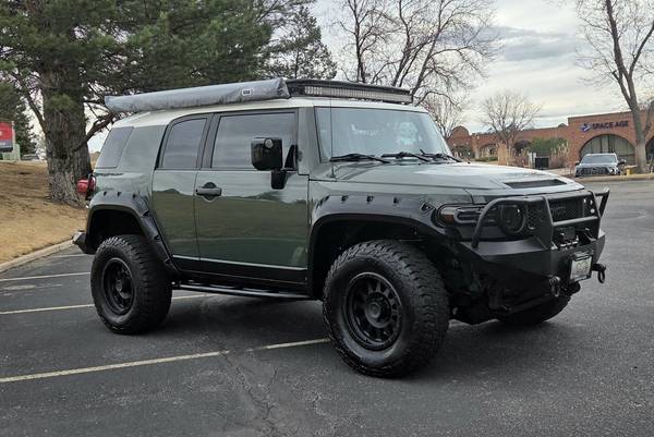 2014 Toyota FJ Cruiser 4WD! - Photo 3