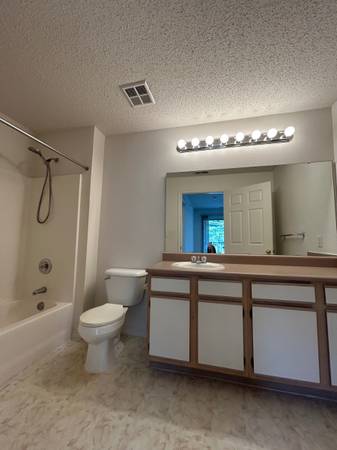 $1,270 / 1br - 759ft2 - One bed one bath apartment for rent! (600 Park Commons Ct. Valley Park, MO)63924426135427124