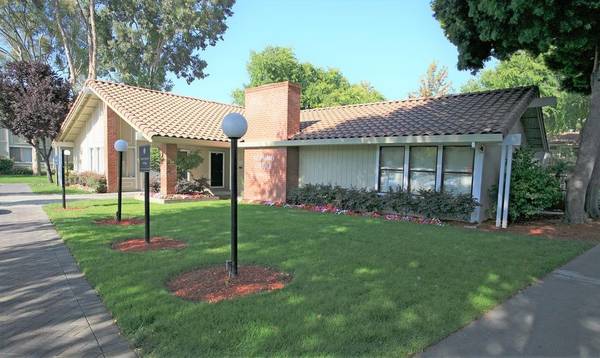 $2,695 / 2br - 820ft2 - 2 BD, San José CA, Piscinas (san josé sur)63946671507075120