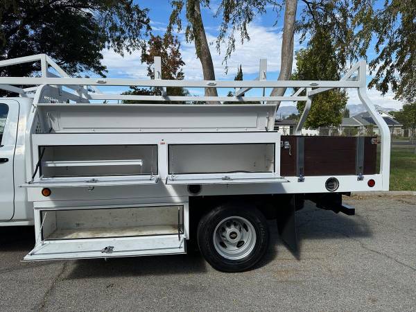 2017 Chevrolet Silverado 3500 - Photo 9