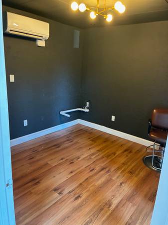 $4,500 / 1600ft2 - Office Space for Rent (James Island)64016107586817123