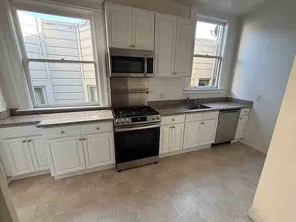 $1,025 / 3br - Un apartamento luminoso y acogedor de 3 habitaciones y 1 baño (San Francisco, CA)63667994823297121