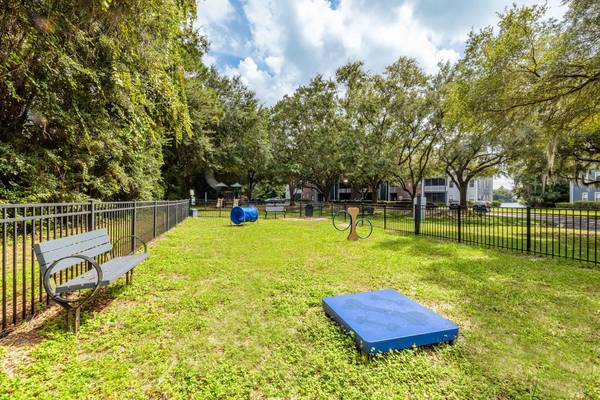 $1,629 / 2br - 1115ft2 - MOVE IN READY COME TOUR TODAY! LOOK & LEASE SAME DAY NO APP/ADMIN FEE! (8401 Southside blvd, Jacksonville, FL)64005271941249120
