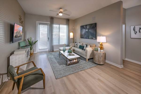 $2,700 / 3br - 1469ft2 - In Gilbert, Tech Packages Available, 3/BD64047708521090124
