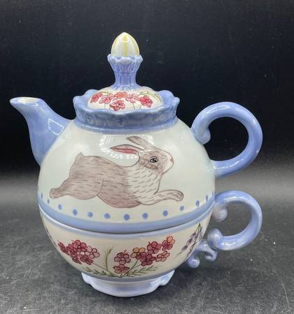 Zrike Meadow Bunny Handpainted Stackable Teapot 1