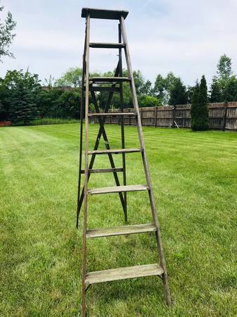 VINTAGE 8 FOOT STEP LADDER 1