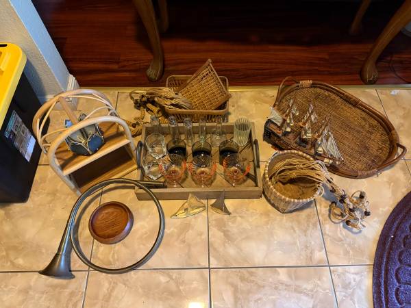 Wicker Baskets, Cups & miscellaneous items 1