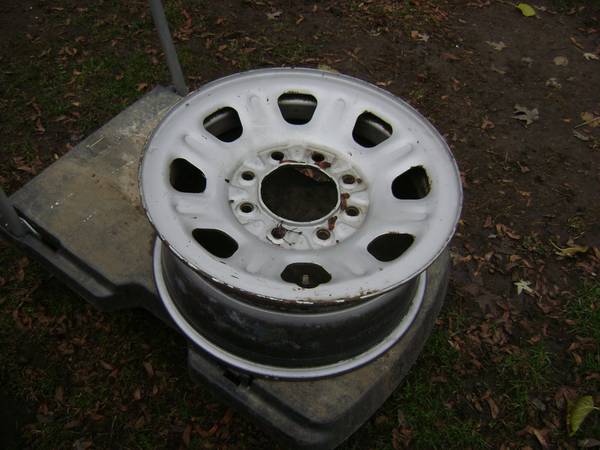 2017 8 Lug 18" GMC Steel Wheel 1