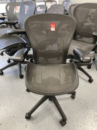 Pre-Owned Herman Miller Aeron 1