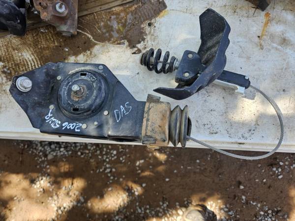 2006 Chevy Silverado Spare Tire Winch 1