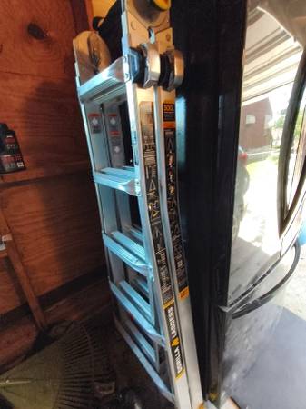 [MOVING] - Gorilla 22ft Multi-Position Ladder 1