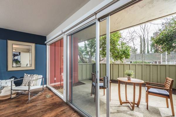 $4,095 / 2hab - 1011ft2 - ¡Cuenta con piscina estilo resort, spa, estación para barbacoa y más! (los gatos)63622958405379124