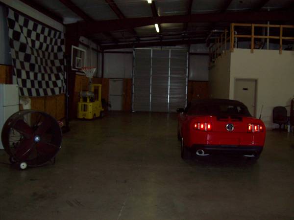 $15 / 7000ft2 - Governors Dr. @ Clinton St. West  ( Across From Campus 805 ) (Huntsville Ala.)64193139180418123