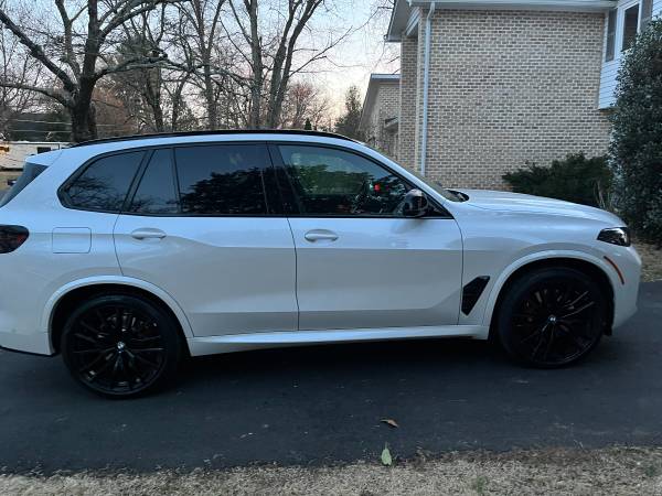 2025 BMW X5 M60i AWD (bajo kilometraje - 5.106 millas) - $91.500 (Tysons Corner)63616423261315124